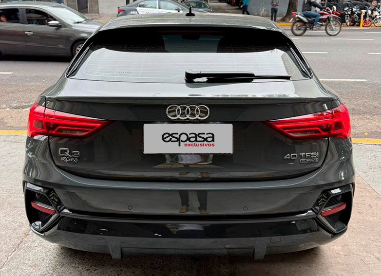 q3-sportback-12